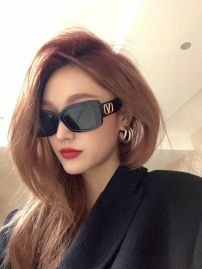 Picture of Valentino Sunglasses _SKUfw50080957fw